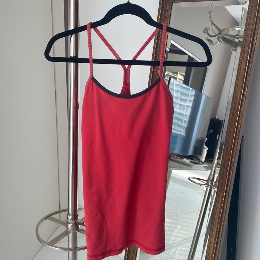 Lululemon top